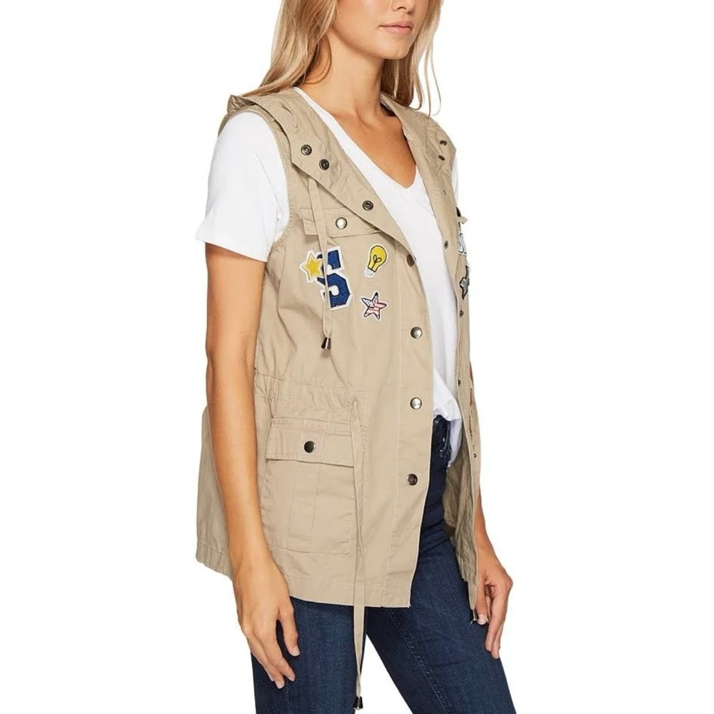 Romeo & Juliet Couture Hooded Vest with Varsity Patches NWT - Picture 7 of 12